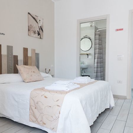 Bed and Breakfast Il Frangipane Formia Exterior foto