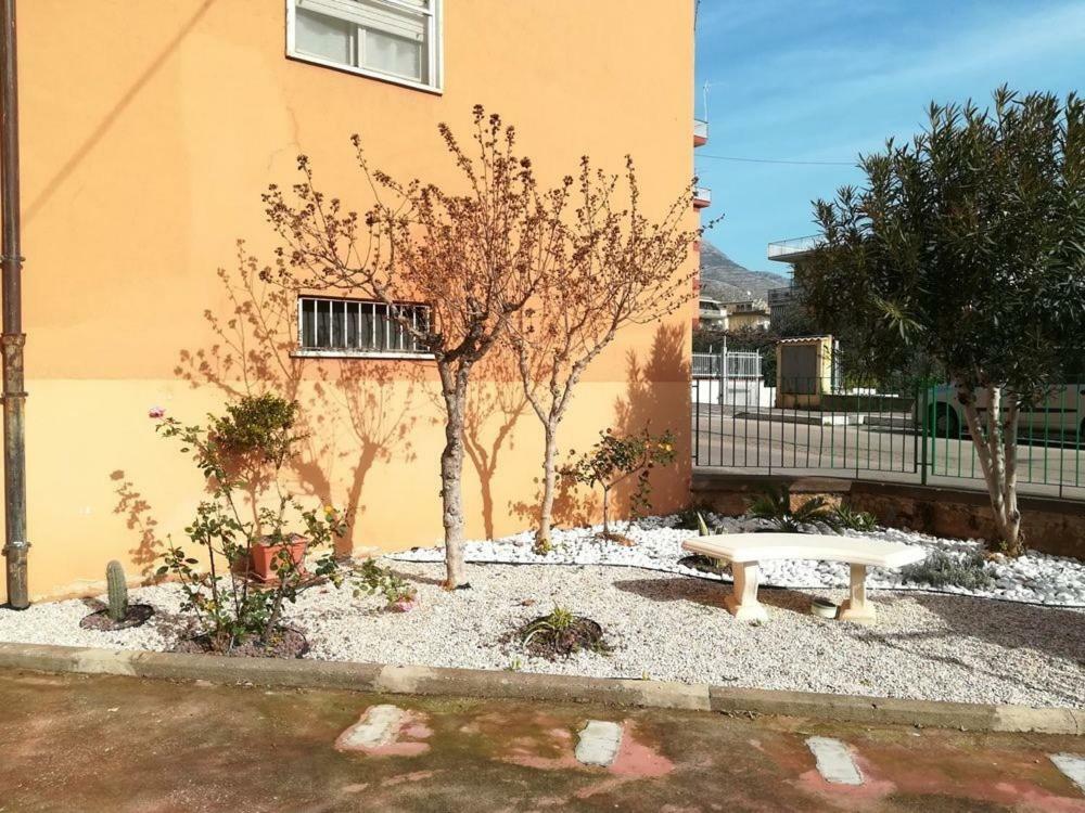 Bed and Breakfast Il Frangipane Formia Exterior foto